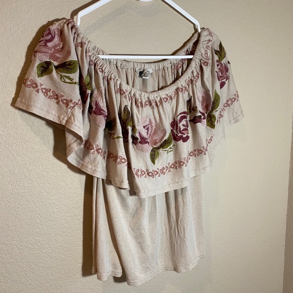 Haute Monde boho southwestern off shoulder with flower embroidery top - Picture 2 of 9